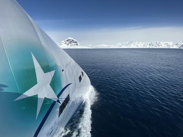 AE Expeditions, Greg Mortimer, X-bow .JPG